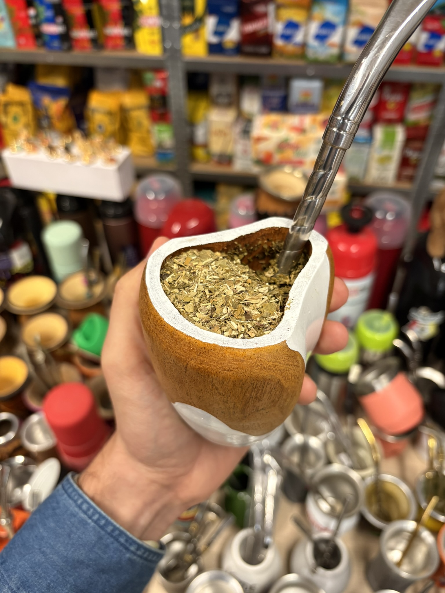 3/4 fill of yerba mate in a wooden vessel named Mate Ranchero